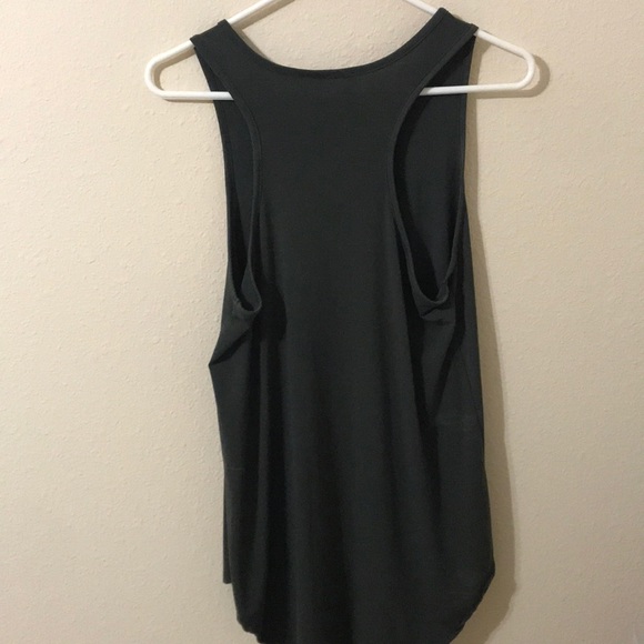 Green Tank Top Blouse with Gold Accessory Large - Picture 4 of 4